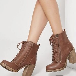 SODA Womens Chunky Tractor Platform Y2K Lace-Up ankle shoes sz 7